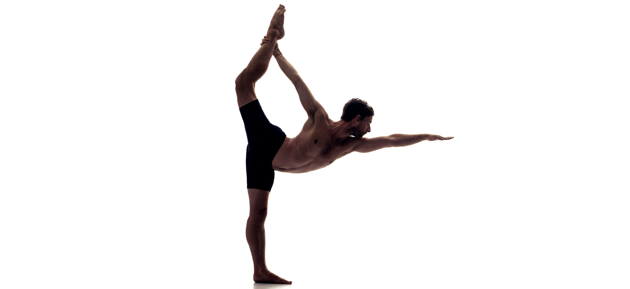 / TRÆNING Hot Yoga